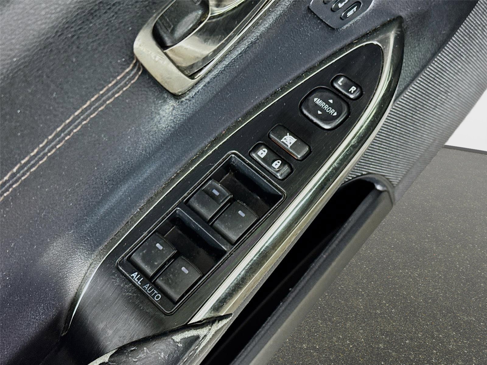 Used 2014 Toyota Avalon XLE Touring FWD image 19