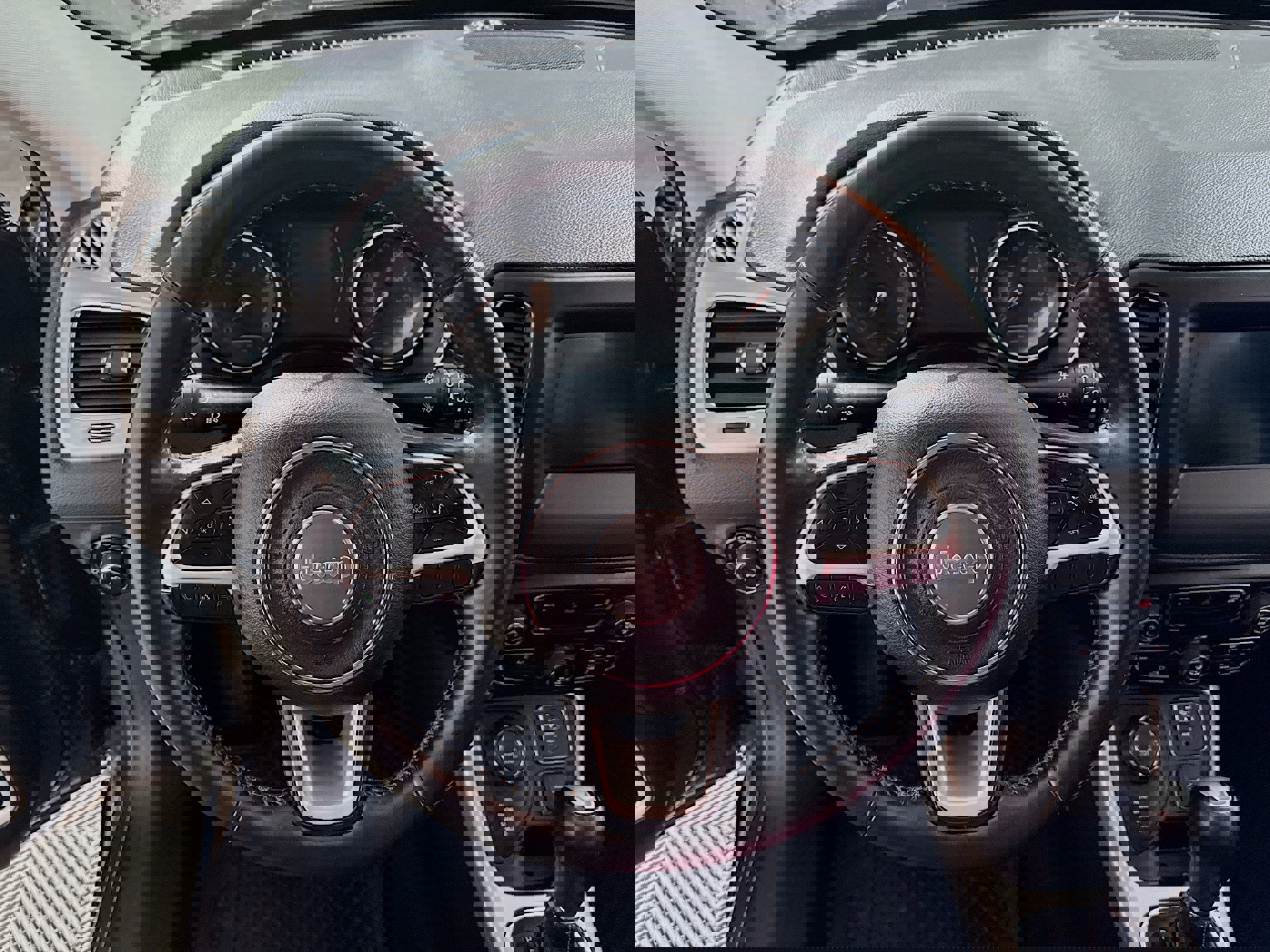 Used 2019 Jeep Compass Latitude w/ Cold Weather Group image 14