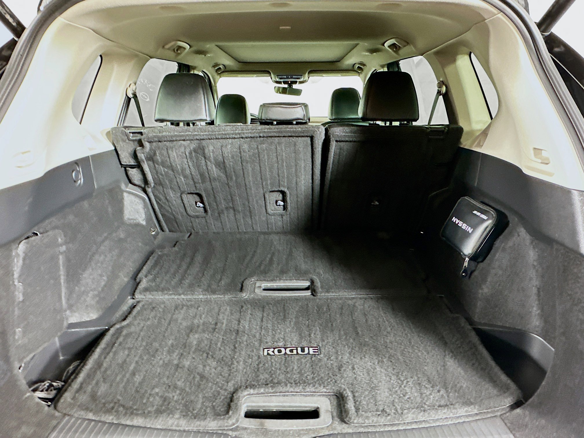 Used 2023 Nissan Rogue SL w/ SL Premium Package image 30