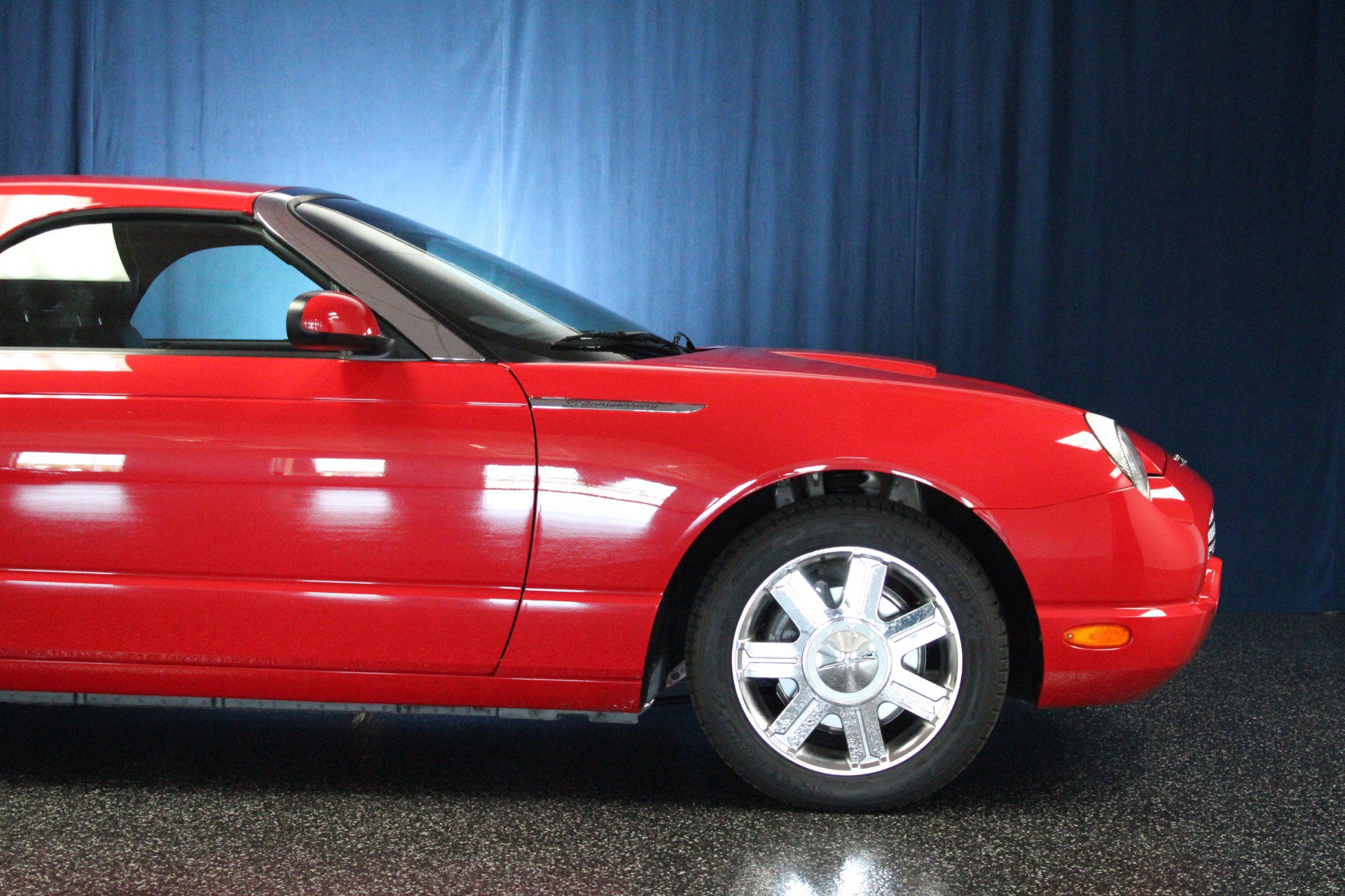 Used 2005 Ford Thunderbird RWD image 8
