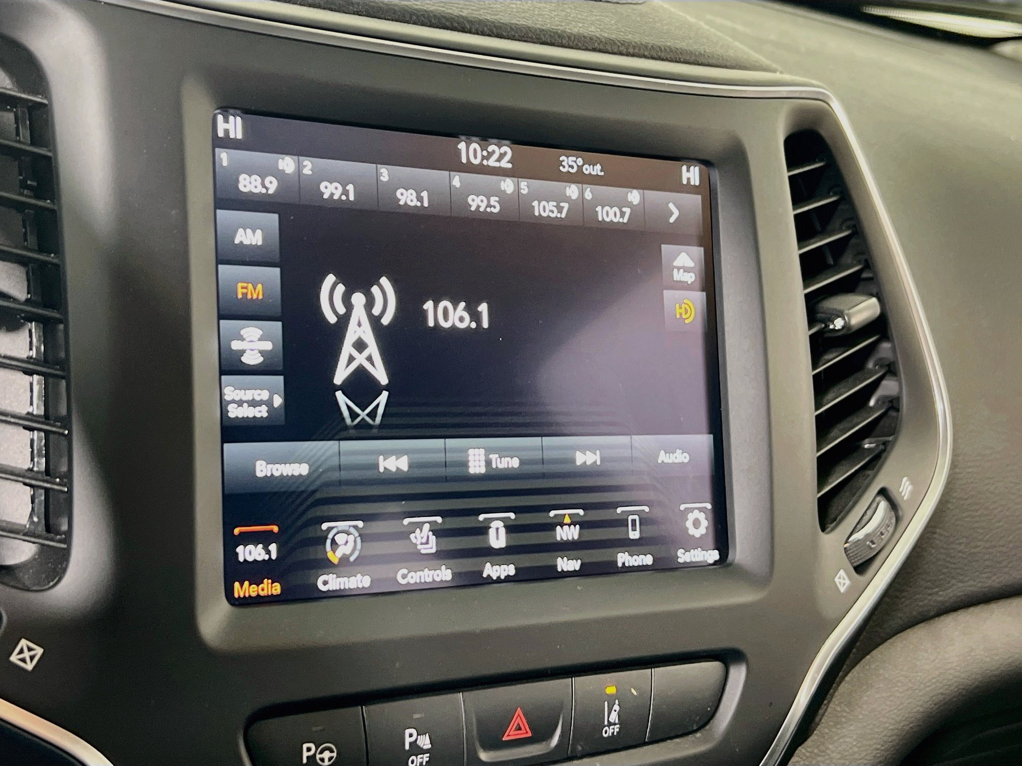 Used 2023 Jeep Cherokee Altitude Lux AWD/4WD image 15