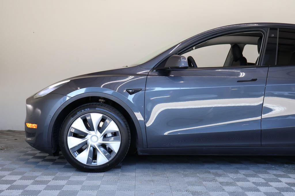 Used 2021 Tesla Model Y Long Range AWD/4WD image 8