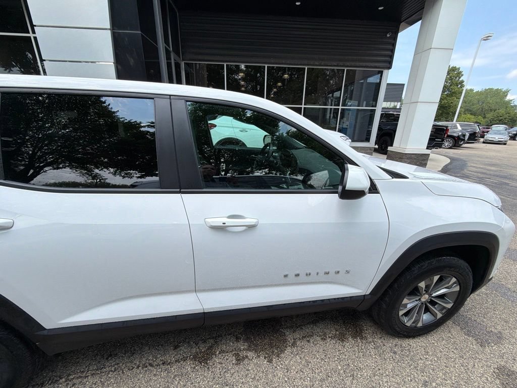 Used 2025 Chevrolet Equinox LT FWD image 9
