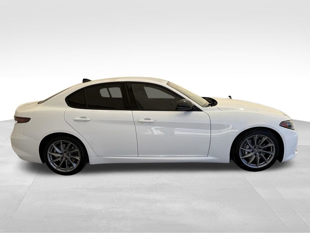 New 2025 Alfa Romeo Giulia RWD image 3