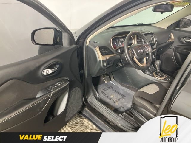 Used 2016 Jeep Cherokee Sport AWD/4WD image 10