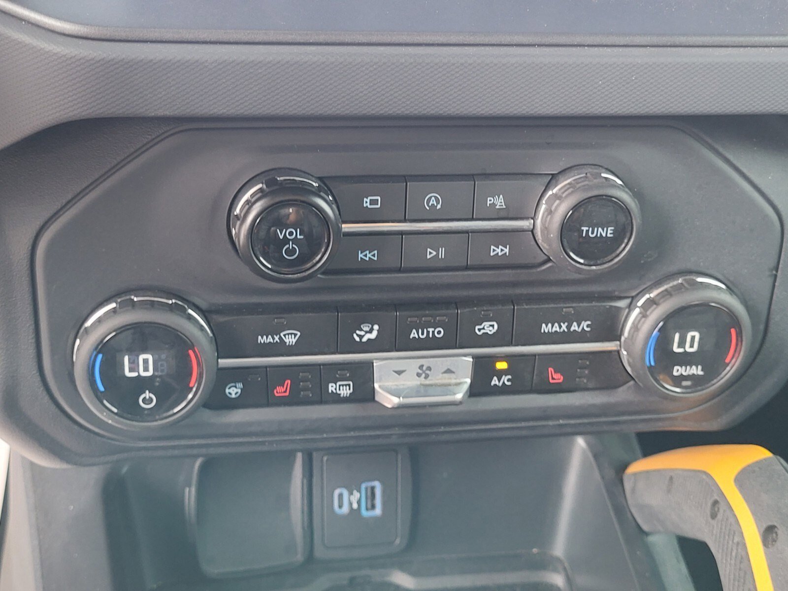 Certified 2024 Ford Bronco Badlands image 22