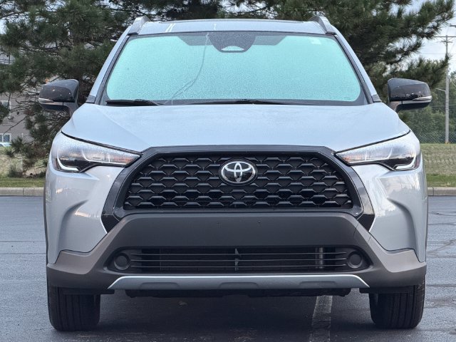 Certified 2025 Toyota Corolla Cross LE w/ Moonroof Package FWD image 9