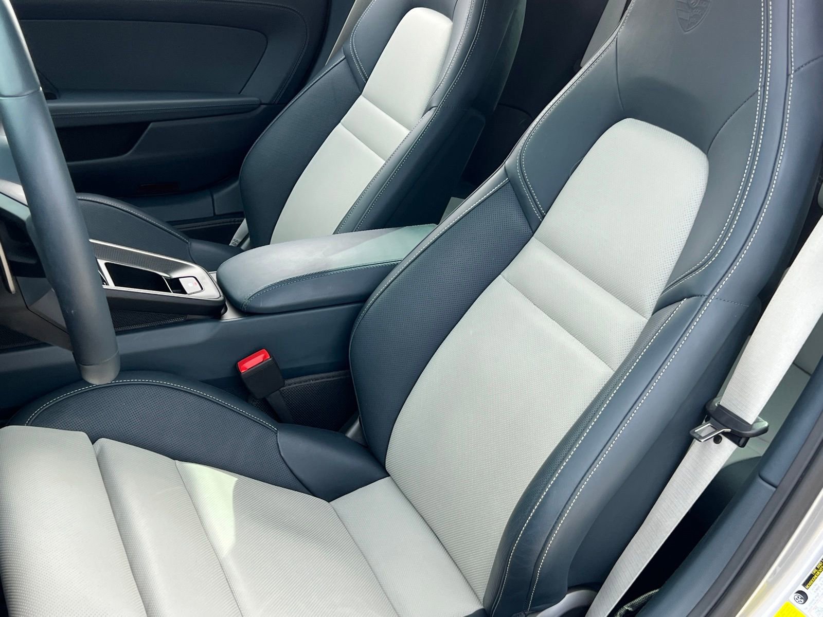 Certified 2024 Porsche 911 Carrera GTS image 4