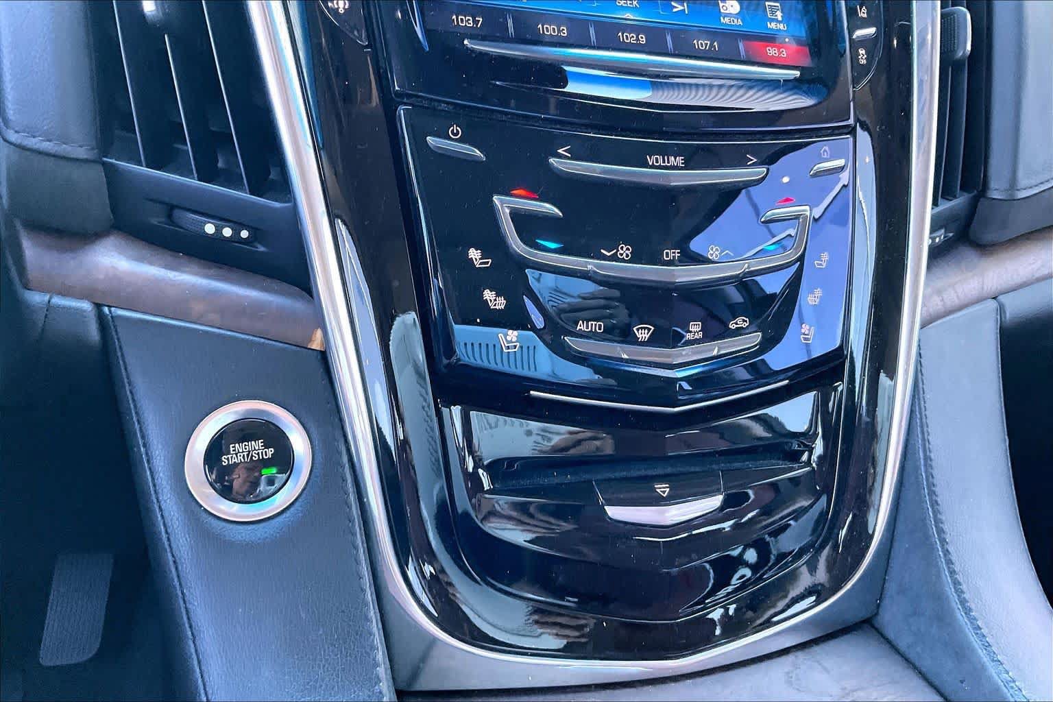 Used 2015 Cadillac Escalade Premium AWD/4WD image 34