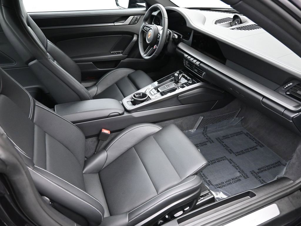Used 2025 Porsche 911 Carrera w/ Premium Package image 9