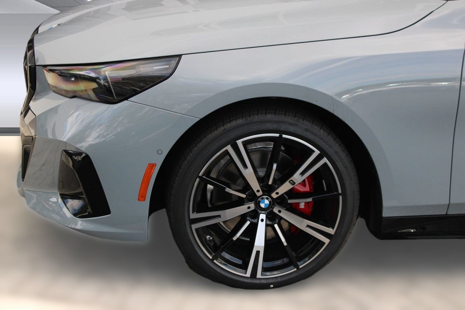 Used 2026 BMW 530i w/ M Sport Package RWD image 13