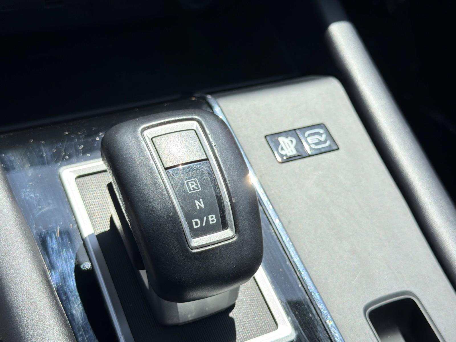 Used 2024 Mitsubishi Outlander 4WD Plug-In Hybrid image 24
