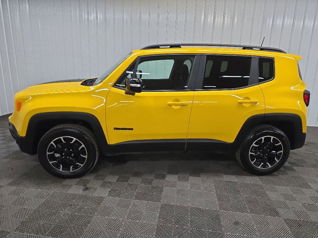 Used 2023 Jeep Renegade Latitude AWD/4WD image 5