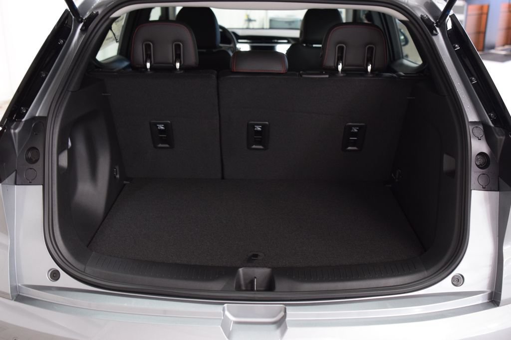 New 2027 Chevrolet Bolt RS w/ Technology Package FWD image 26