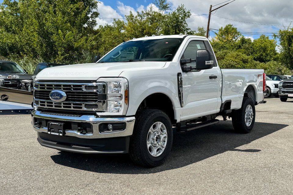 Used 2026 Ford F350 XLT w/ FX4 Off-Road Package AWD/4WD image 7