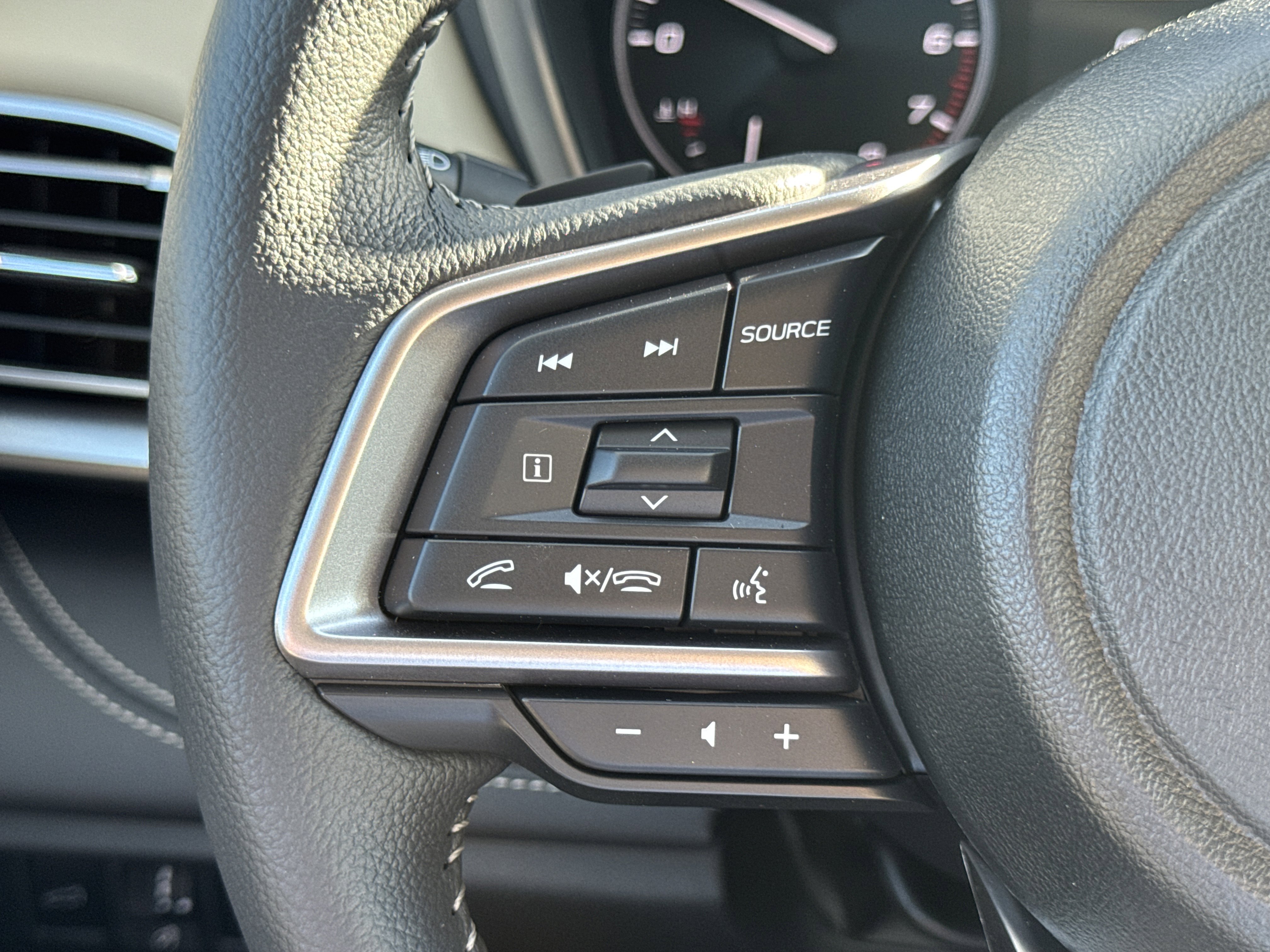 New 2025 Subaru Outback Limited image 14