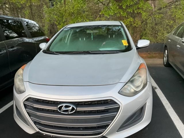 Used 2017 Hyundai Elantra GT image 12