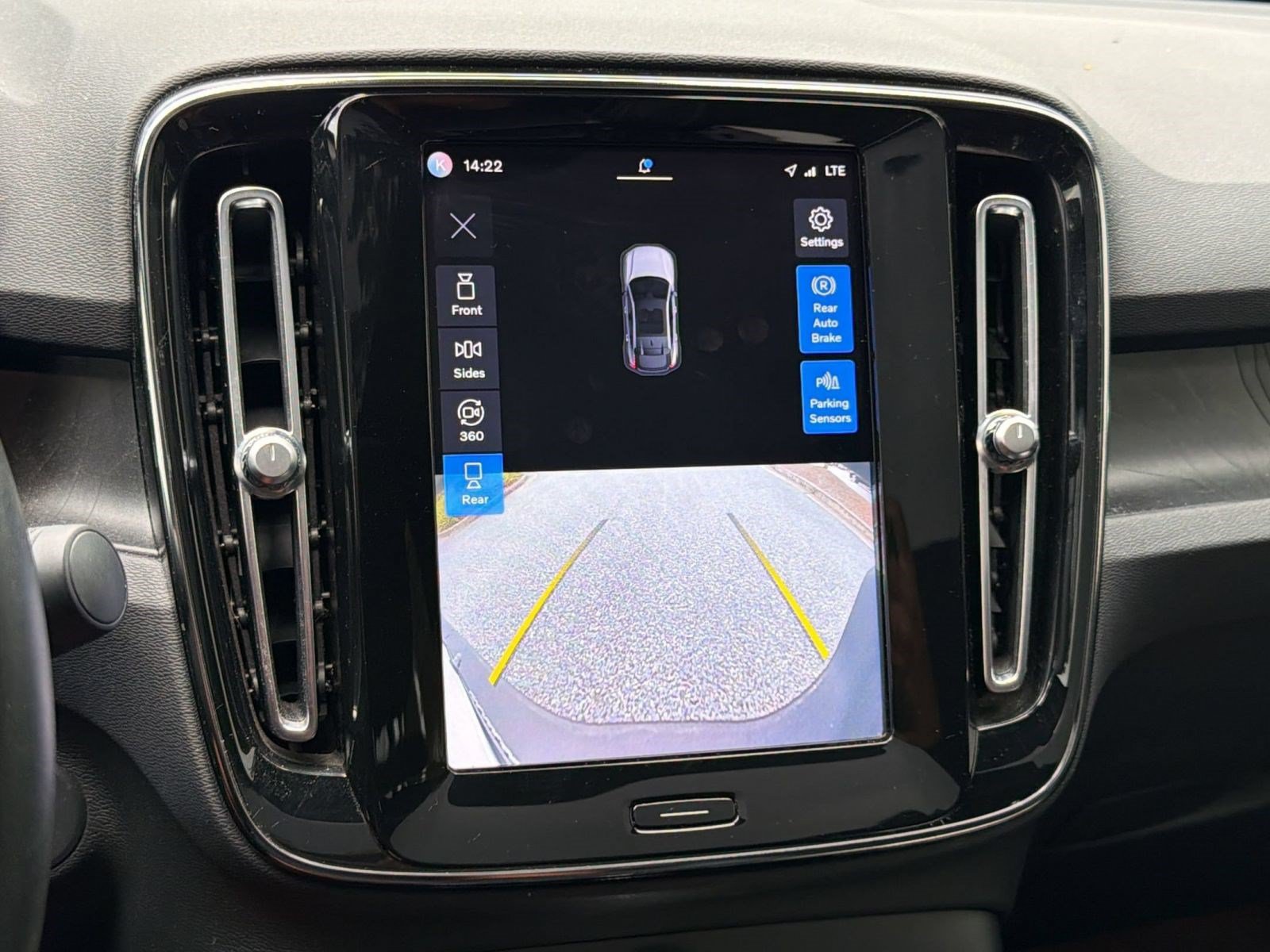 Certified 2023 Volvo C40 P8 Recharge Ultimate AWD/4WD image 18