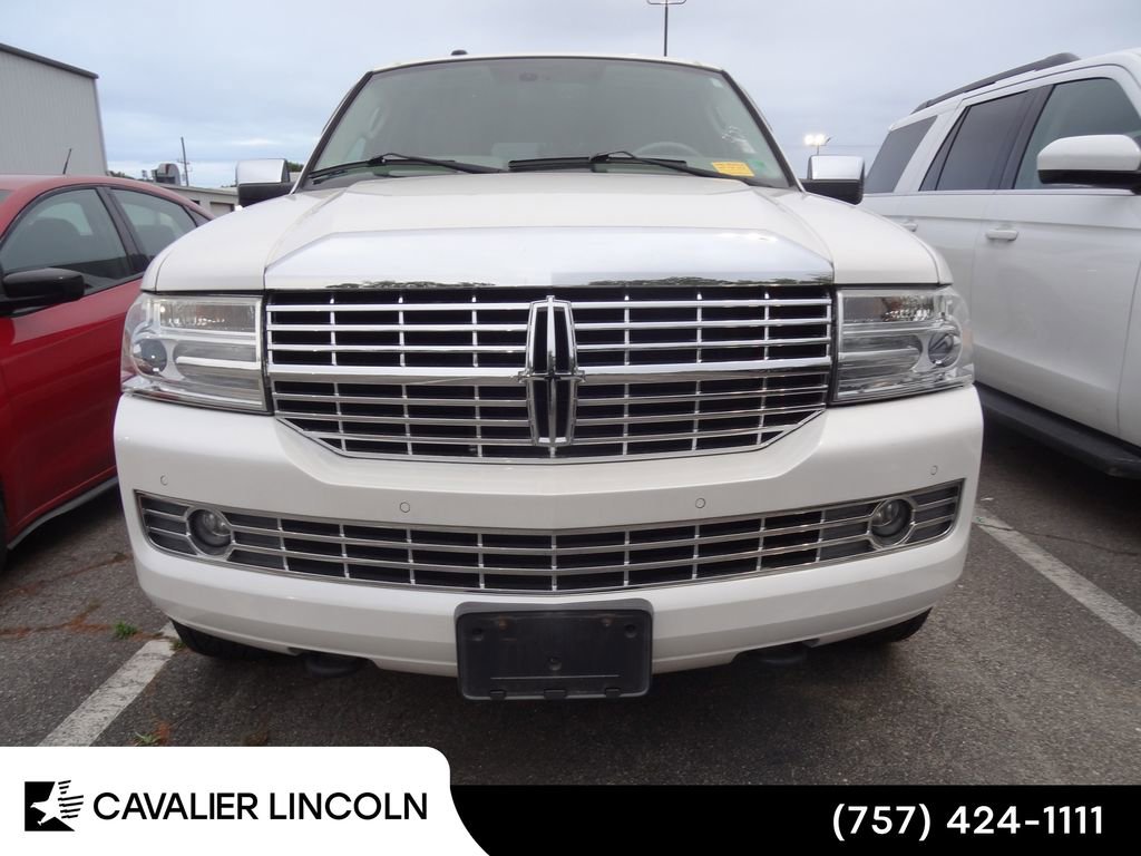 Used 2012 Lincoln Navigator L 2WD image 2