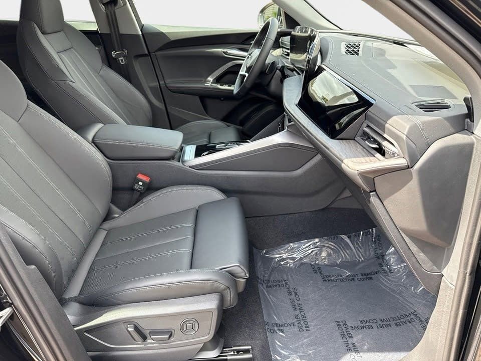 Certified 2025 Audi Q5 Premium Plus w/ Premium Plus image 10