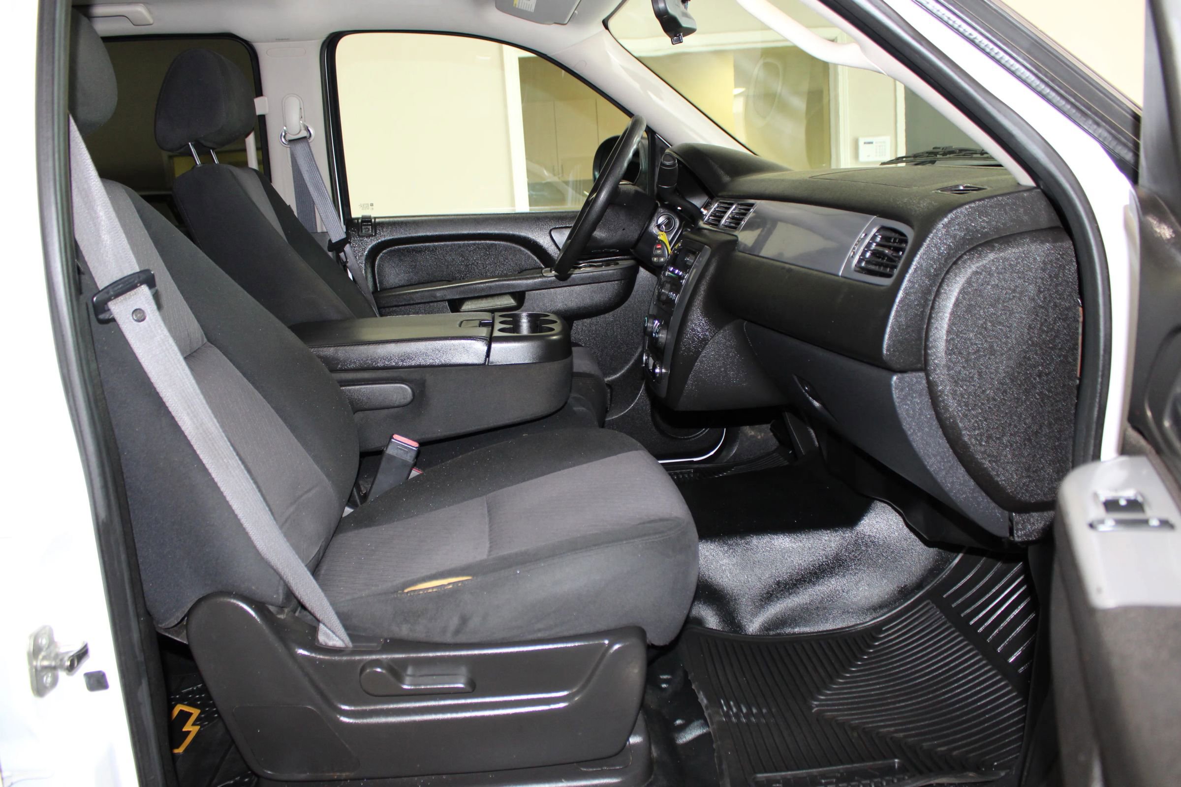 Used 2011 Chevrolet Suburban 2500 RWD image 21