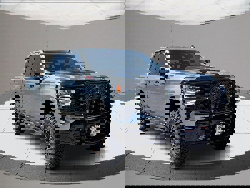 Used 2025 Chevrolet Silverado 1500 LT Trail Boss w/ Convenience Package II image 2