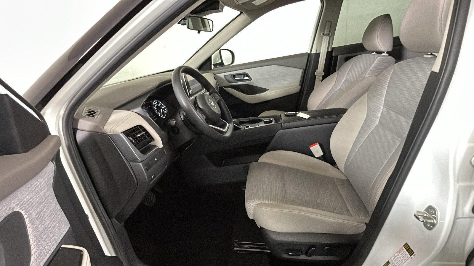 Used 2021 Nissan Rogue SV AWD/4WD image 14