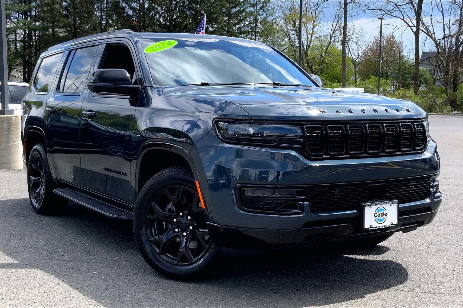 Certified 2024 Jeep Wagoneer Series II AWD/4WD image 2