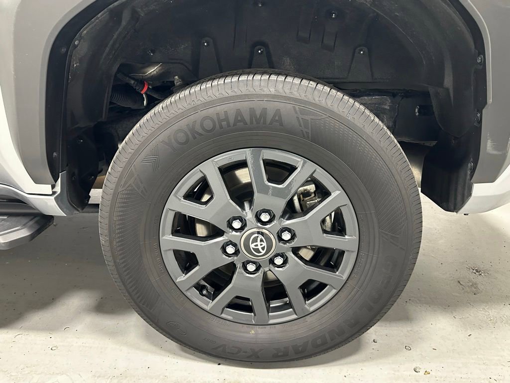 Used 2025 Toyota 4Runner SR5 AWD/4WD image 64