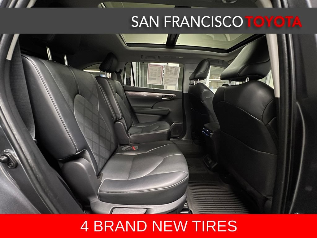 Used 2022 Toyota Highlander Platinum AWD/4WD image 19