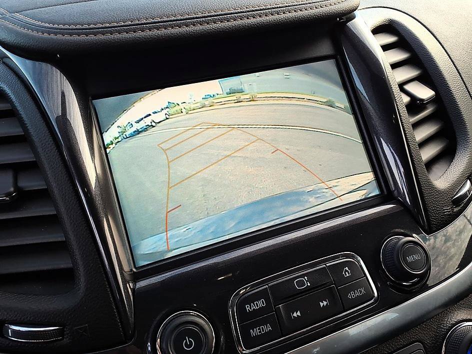 Used 2018 Chevrolet Impala LT FWD image 32