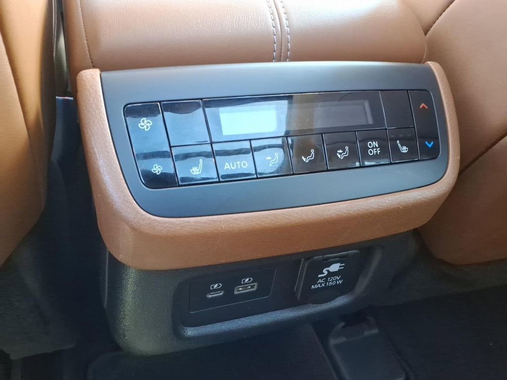 Used 2022 Nissan Pathfinder Platinum AWD/4WD image 16