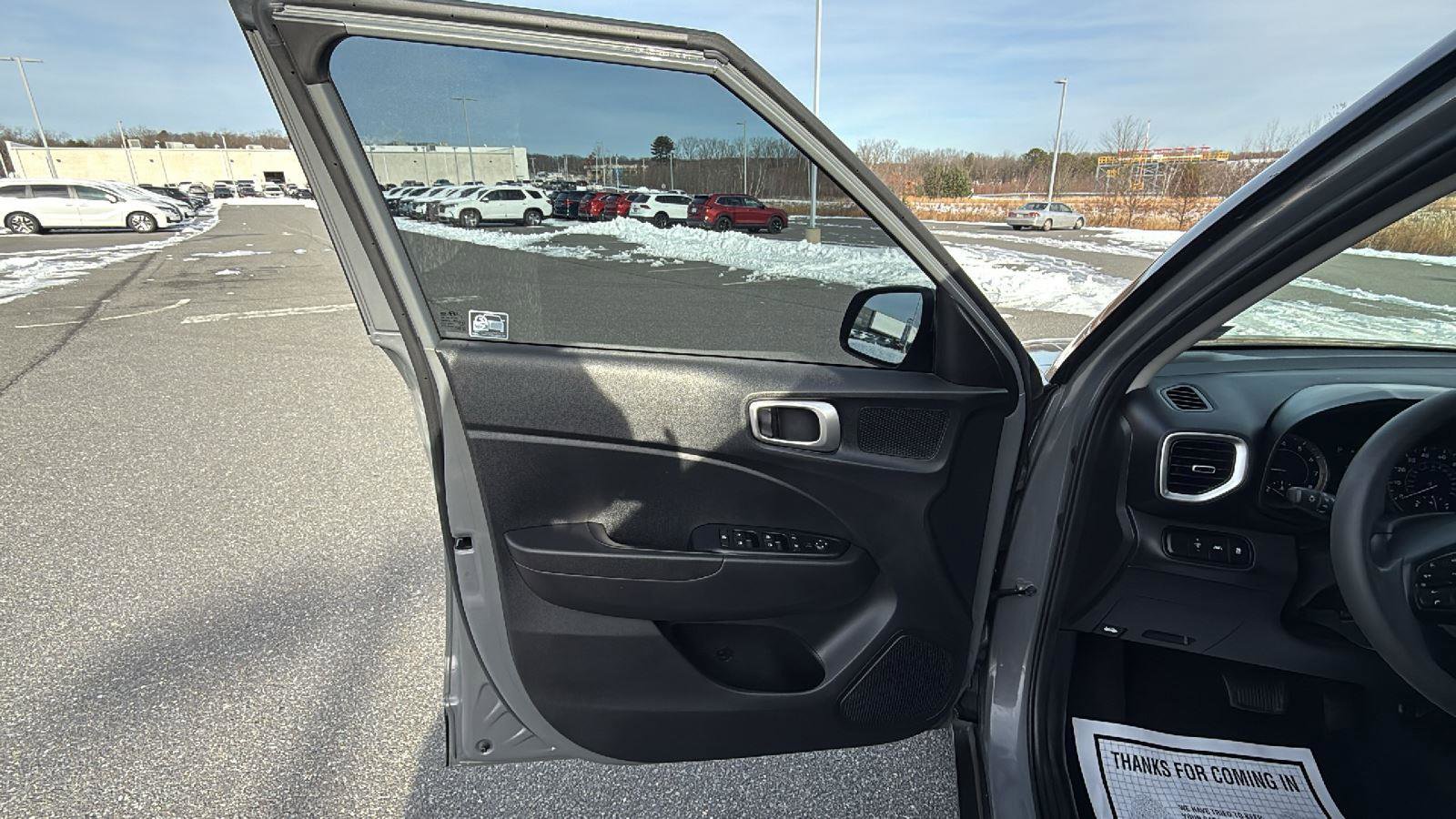 Used 2021 Hyundai Venue SE image 23