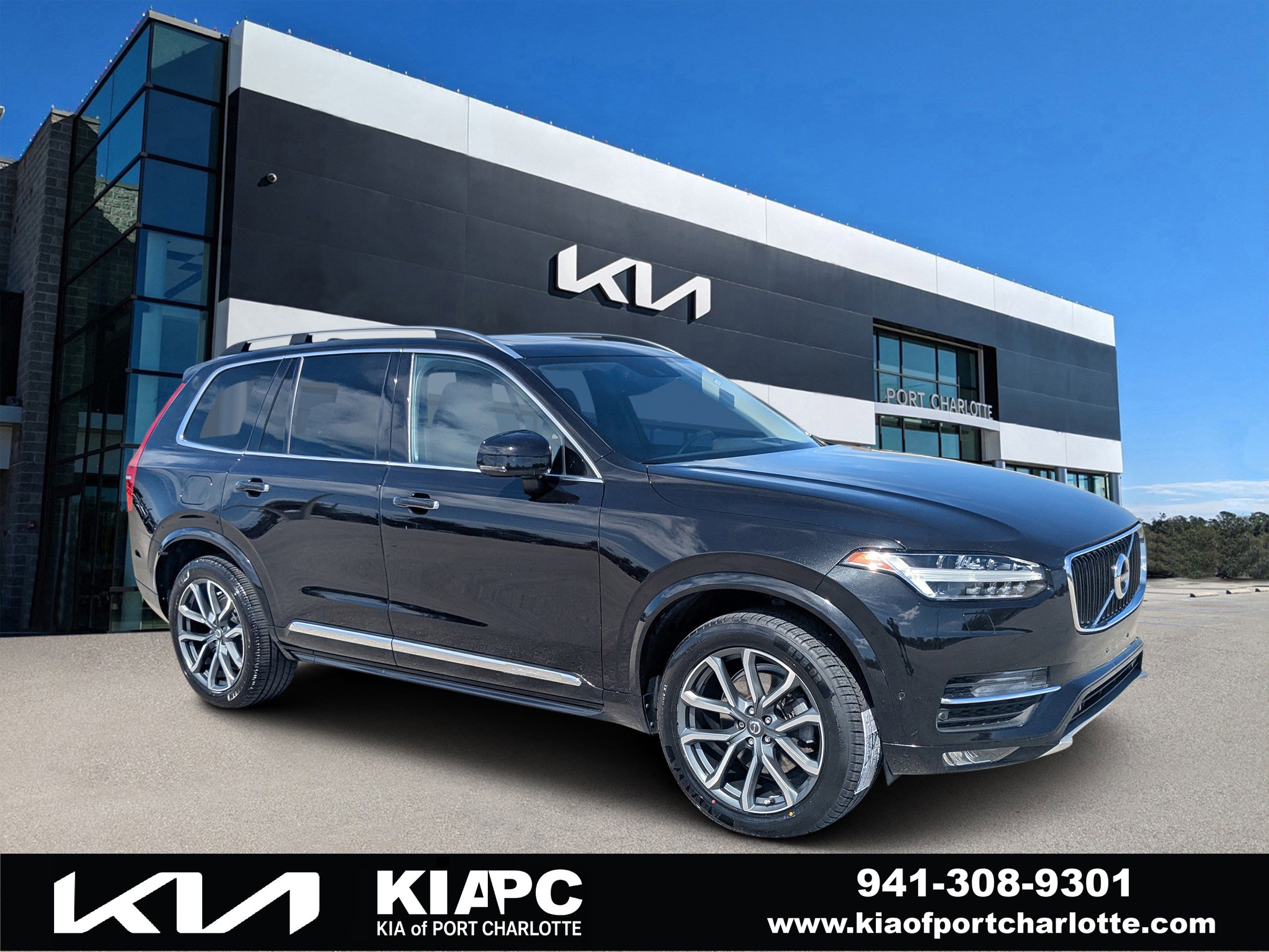 Used 2017 Volvo XC90 T6 Momentum w/ Vision Package image 1