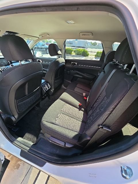 Used 2023 Kia Sorento LX FWD image 23