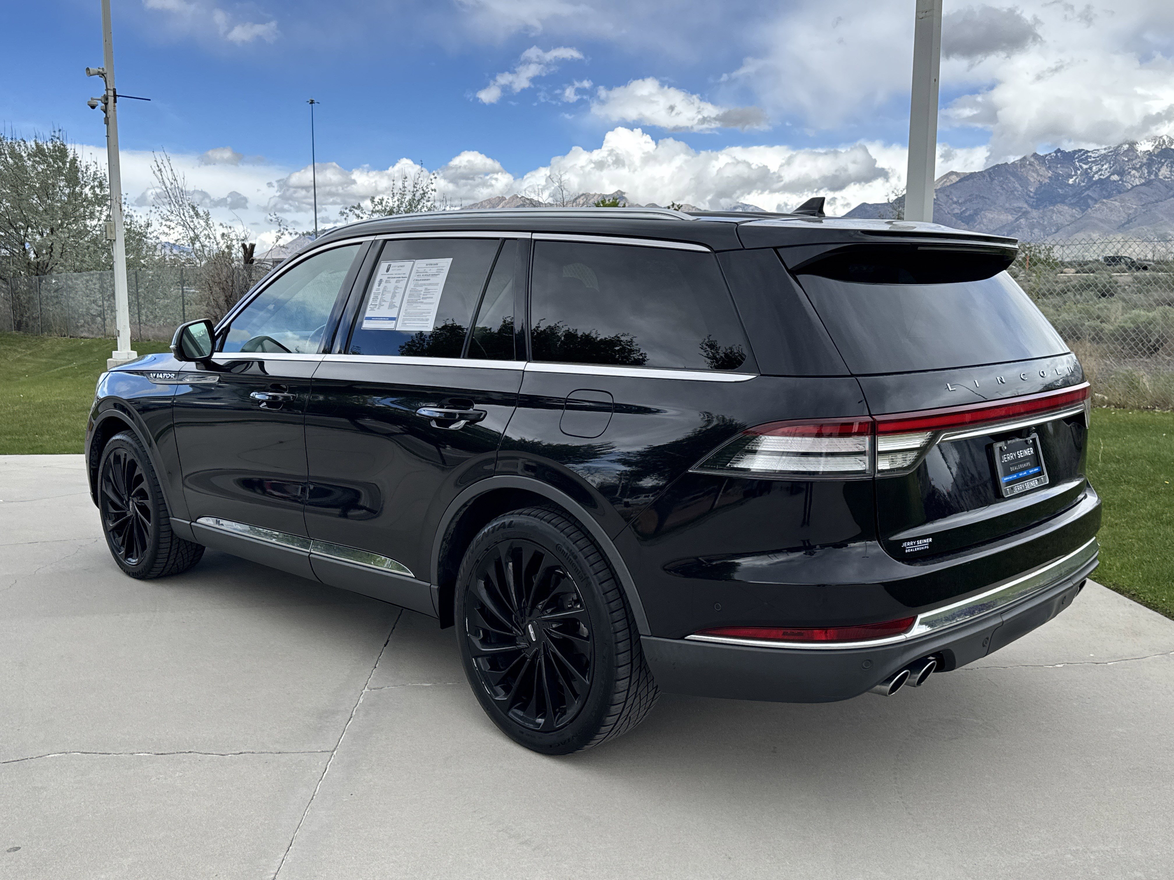 Used 2020 Lincoln Aviator Reserve w/ Equipment Group 202A AWD/4WD image 3