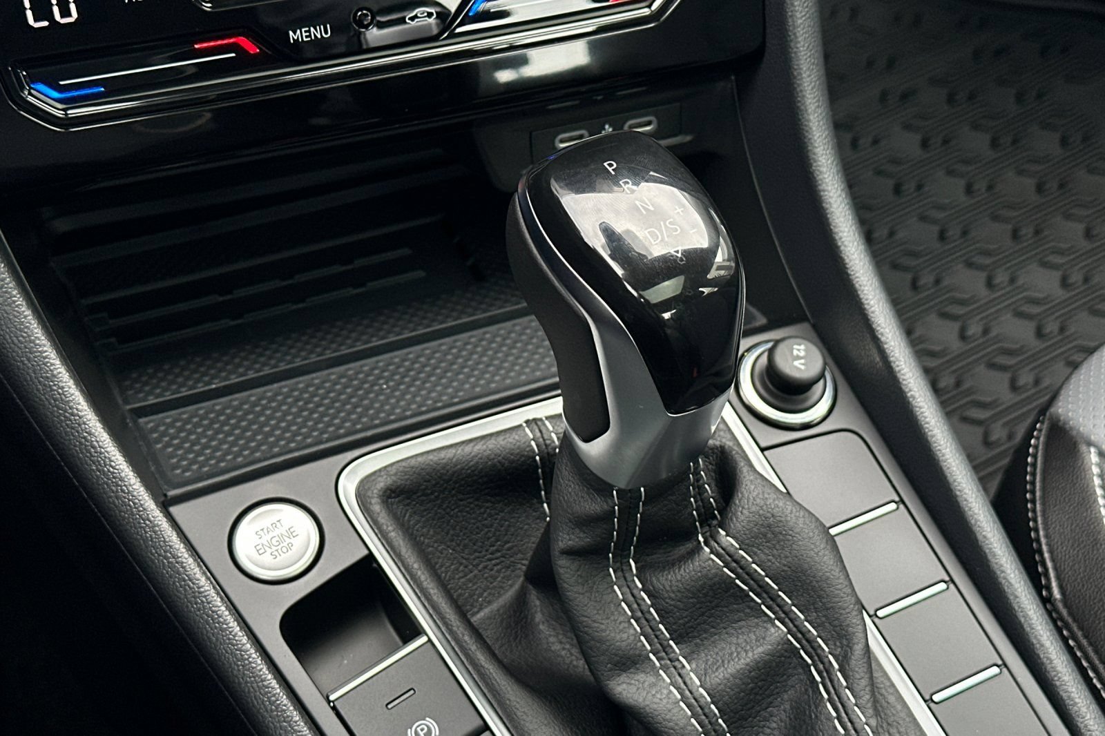 New 2026 Volkswagen Jetta SEL FWD image 18