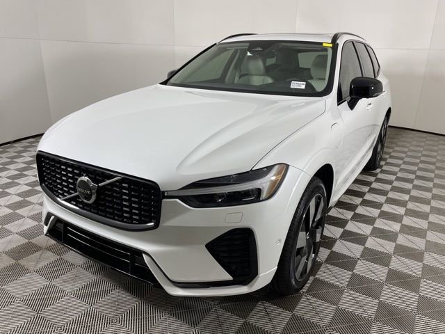 Certified 2024 Volvo XC60 T8 Plus w/ Protection Package Premier image 5