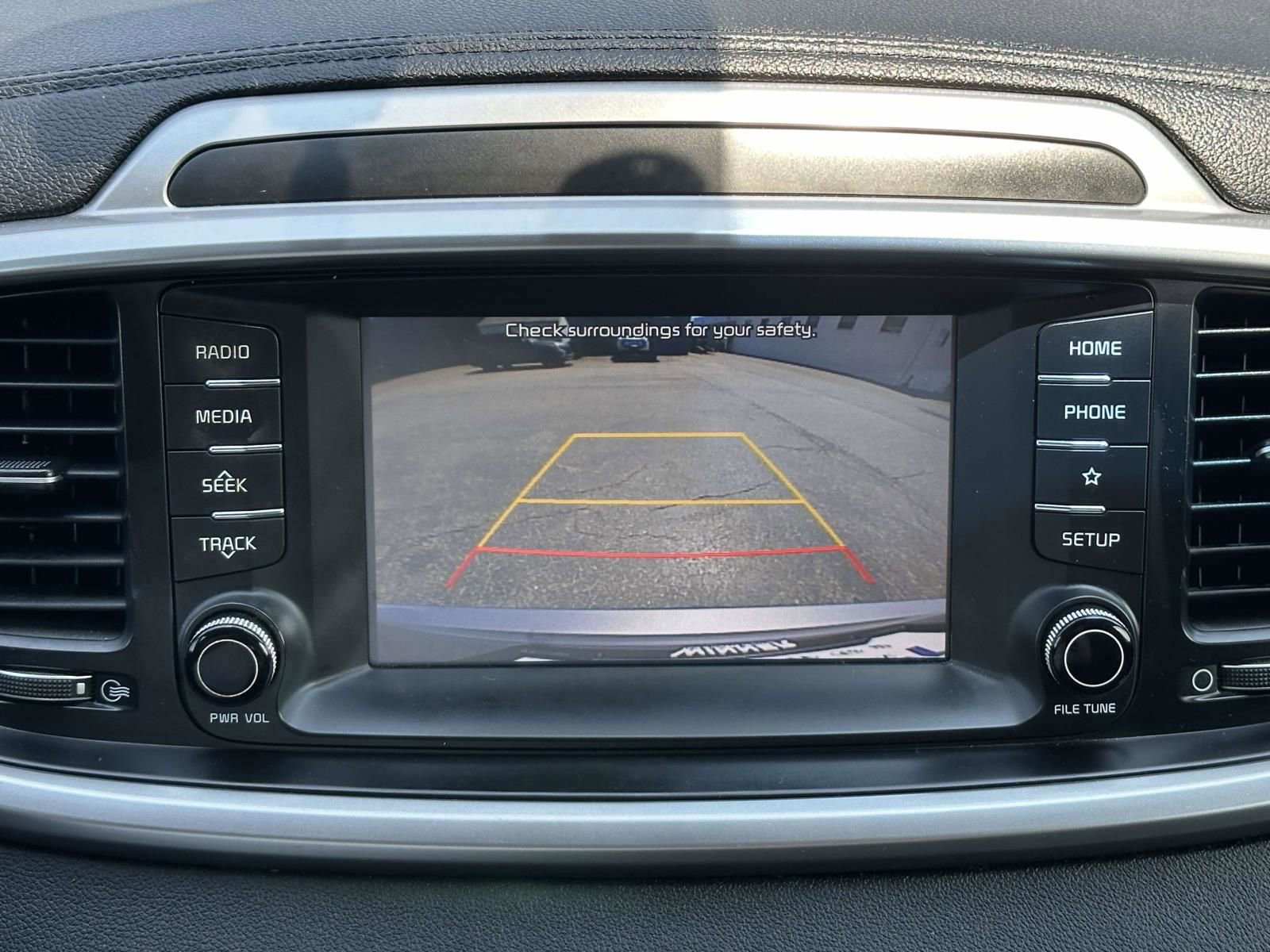 Used 2020 Kia Sorento LX w/ LX I4 Convenience Package FWD image 18