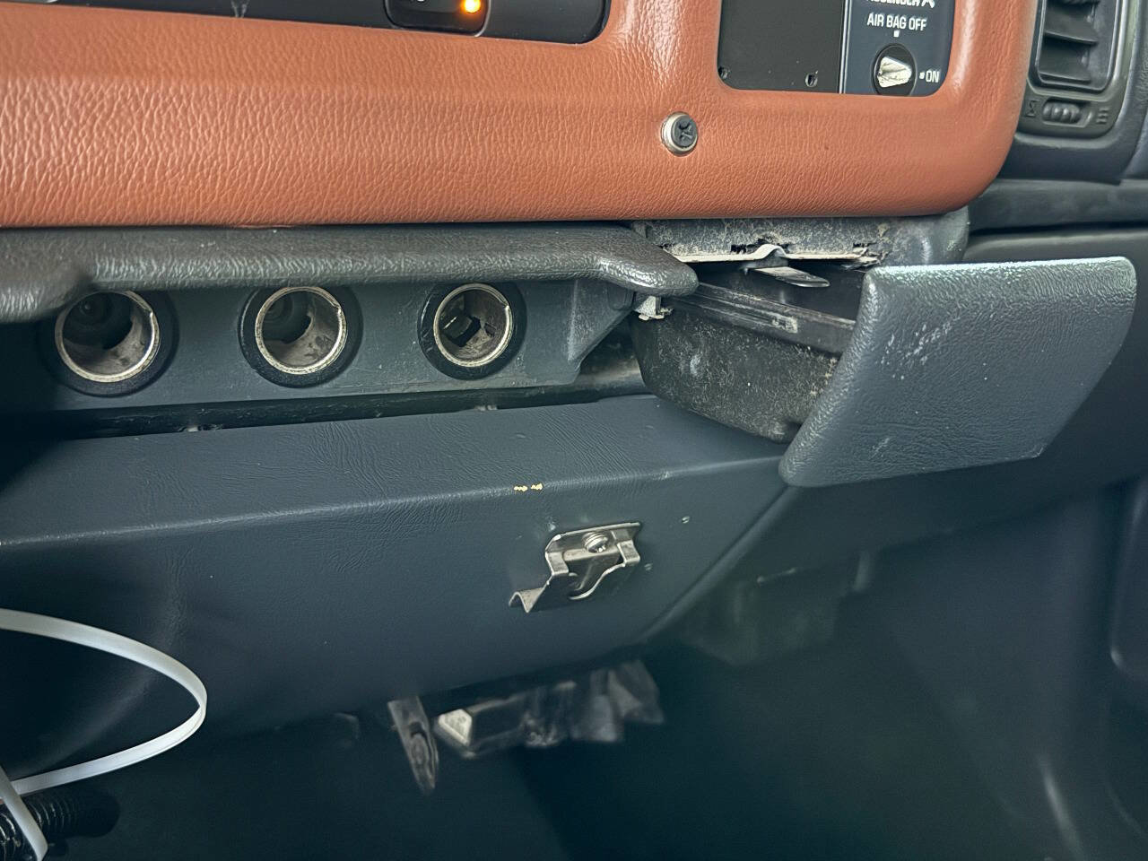 Used 2002 Chevrolet Silverado 3500 2WD Extended Cab image 42