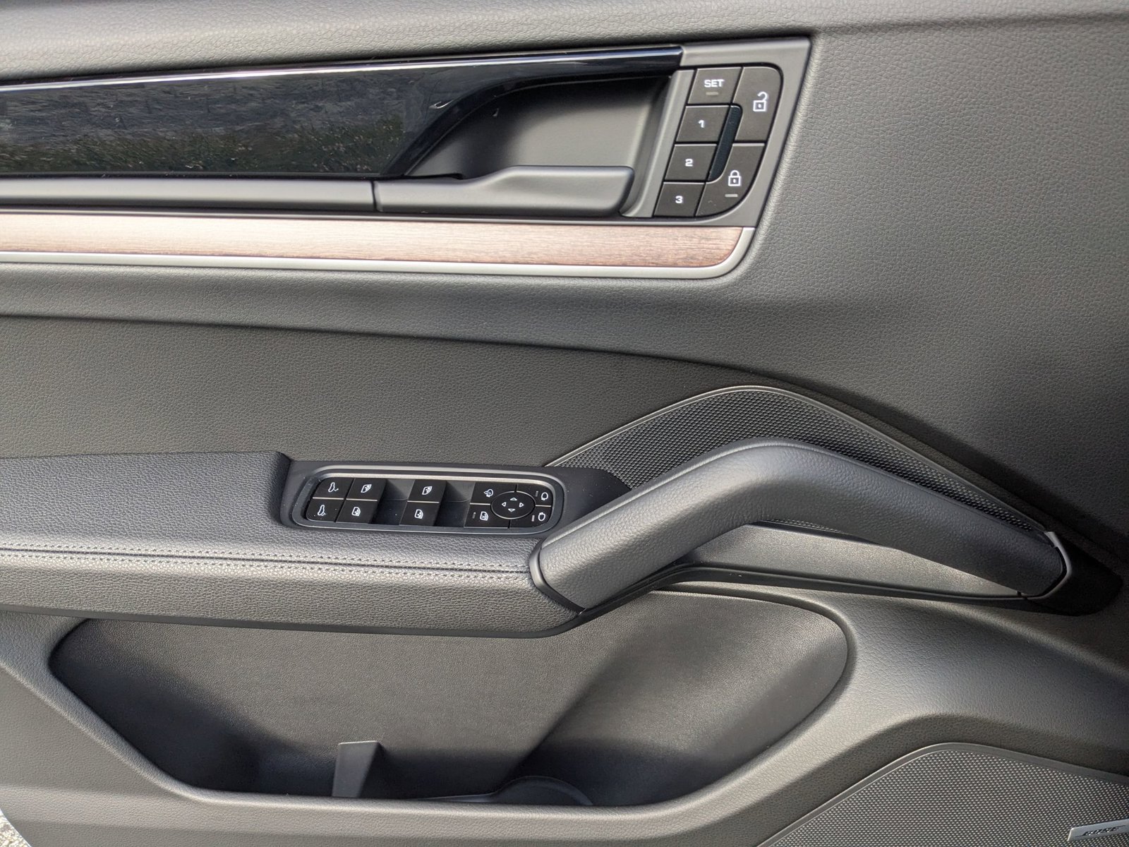 Certified 2026 Porsche Cayenne Coupe AWD/4WD image 13