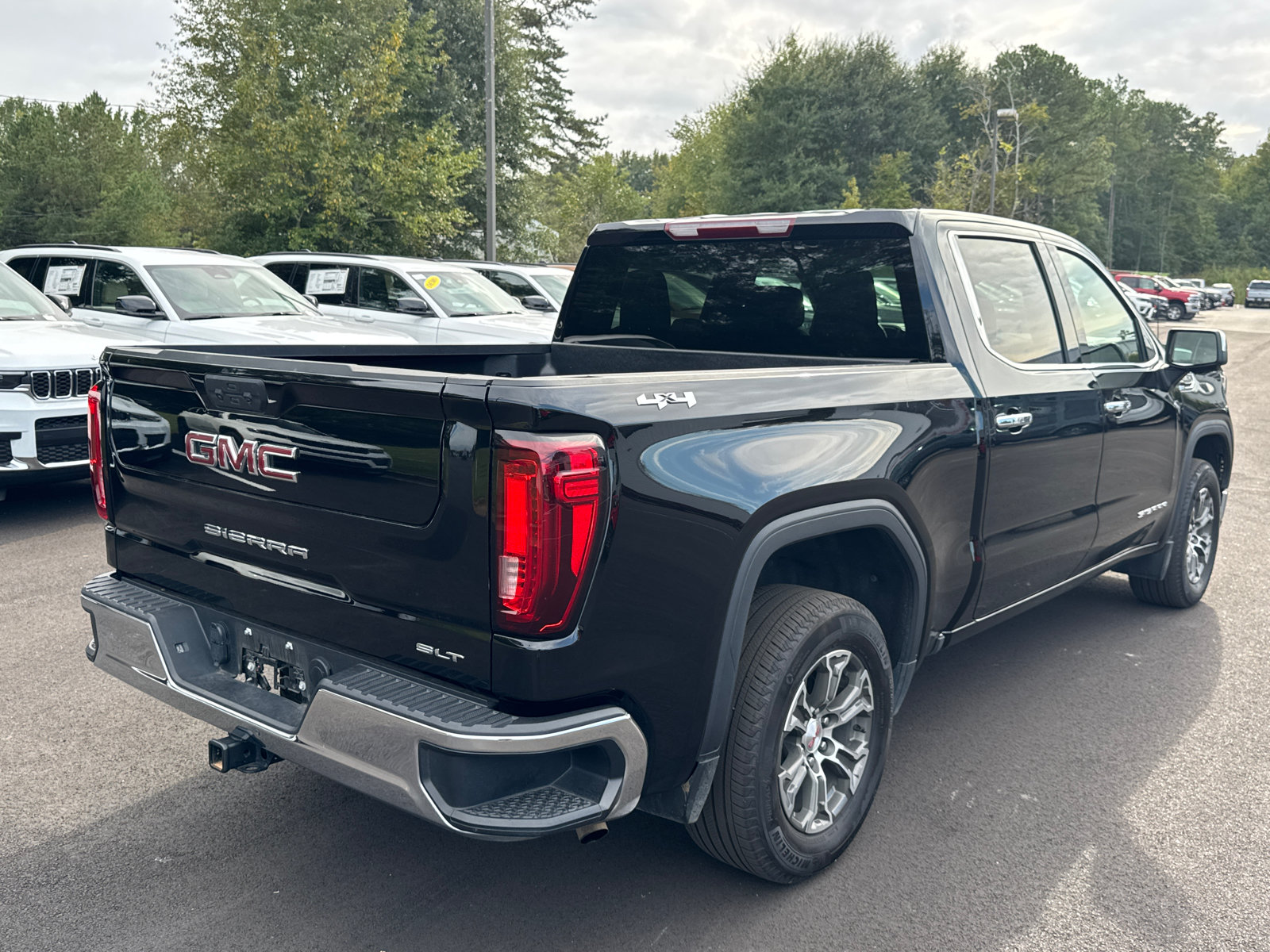 Used 2025 GMC Sierra 1500 SLT AWD/4WD image 5