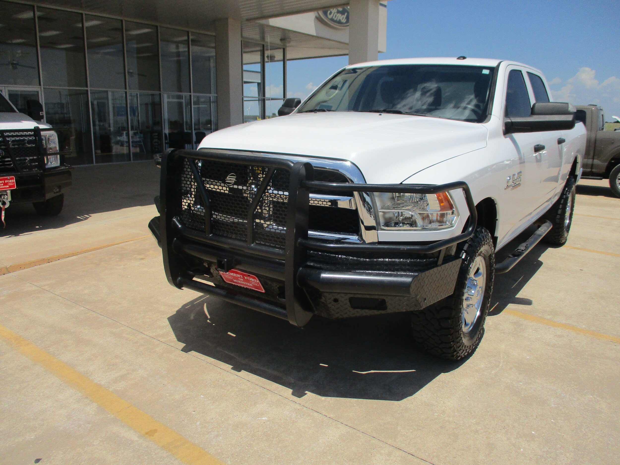 Used 2018 RAM 2500 Tradesman w/ Chrome Appearance Group AWD/4WD image 2