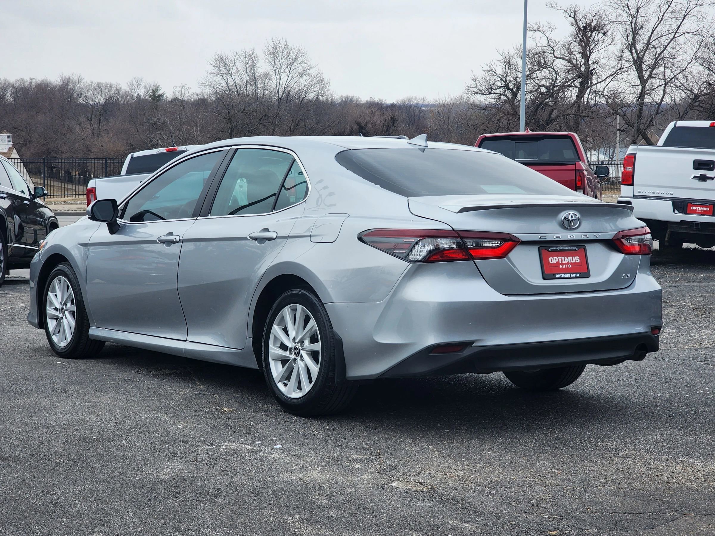 Used 2023 Toyota Camry LE image 5