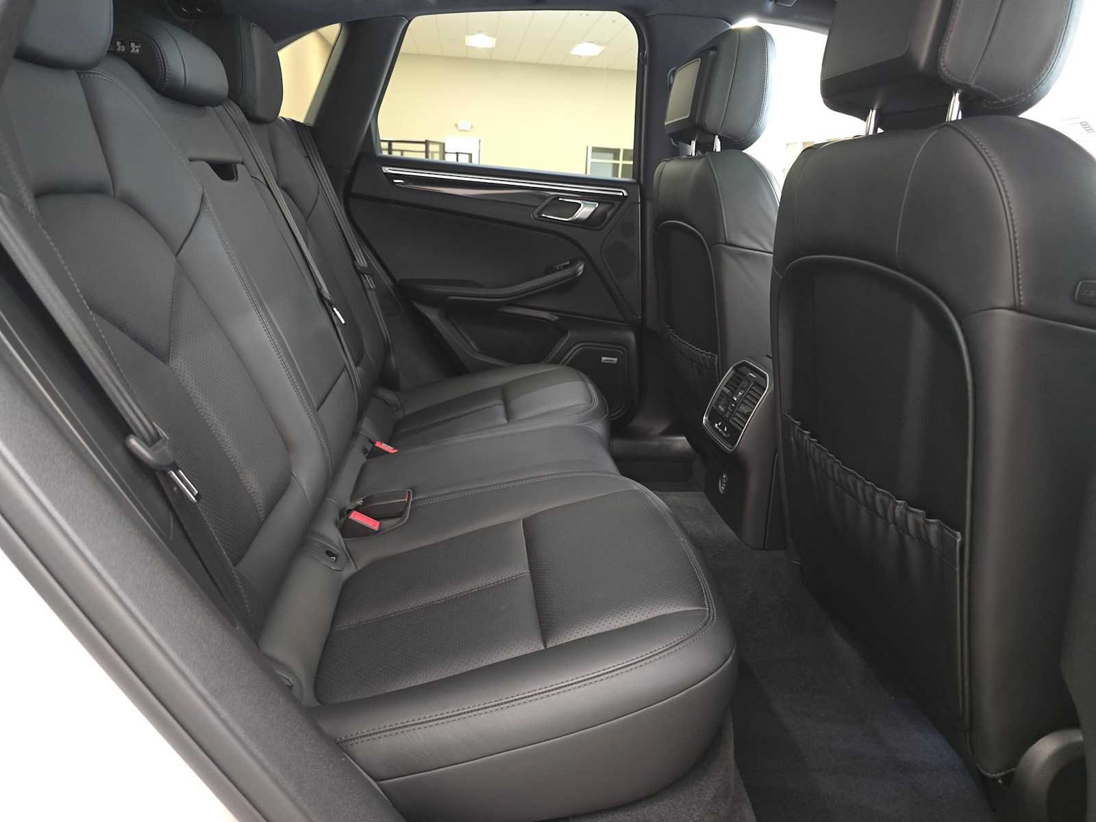 Used 2019 Porsche Macan S AWD/4WD image 26