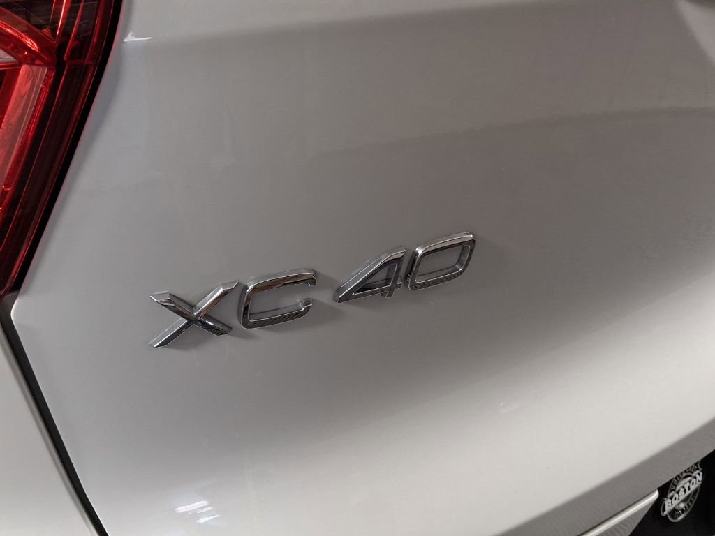 Certified 2025 Volvo XC40 B5 Core AWD/4WD image 10