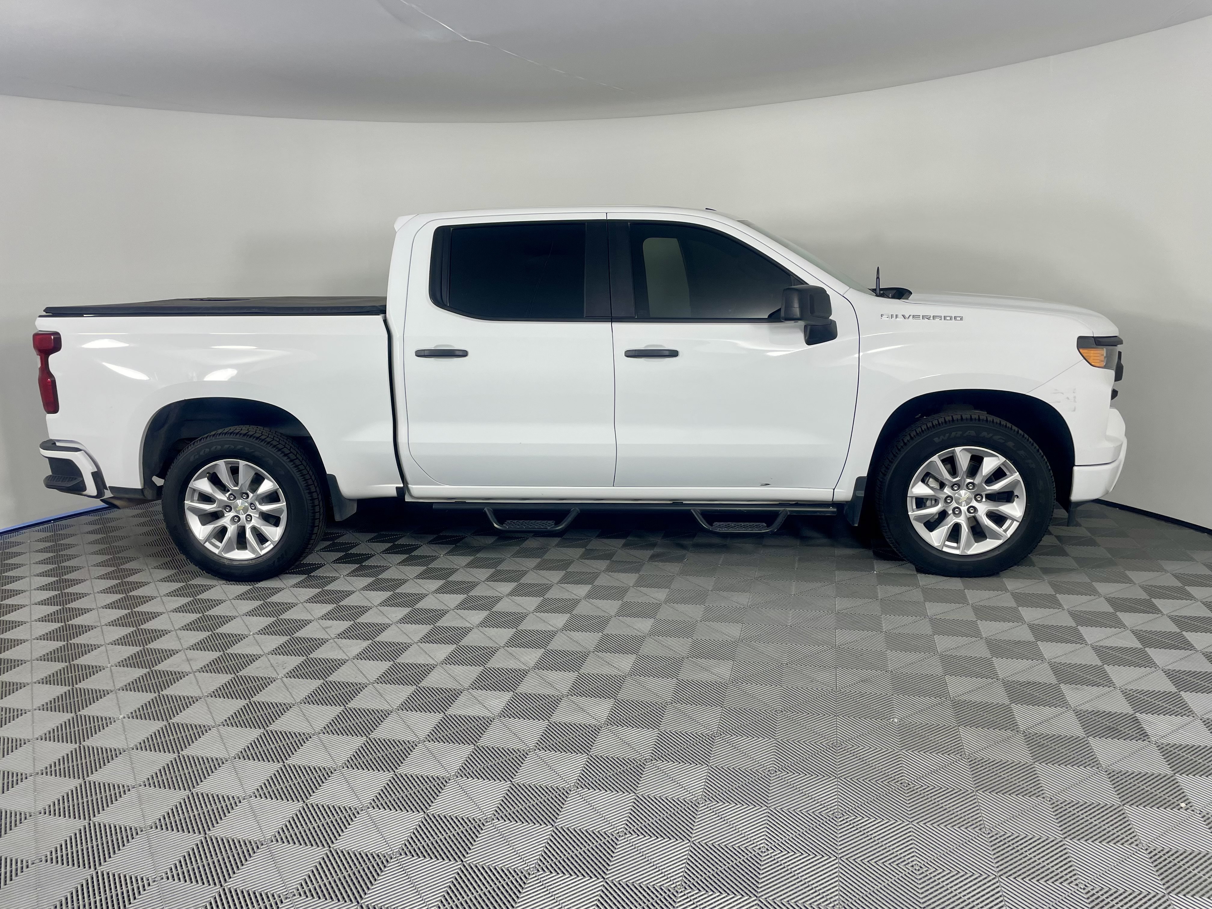 Used 2022 Chevrolet Silverado 1500 Custom RWD image 6