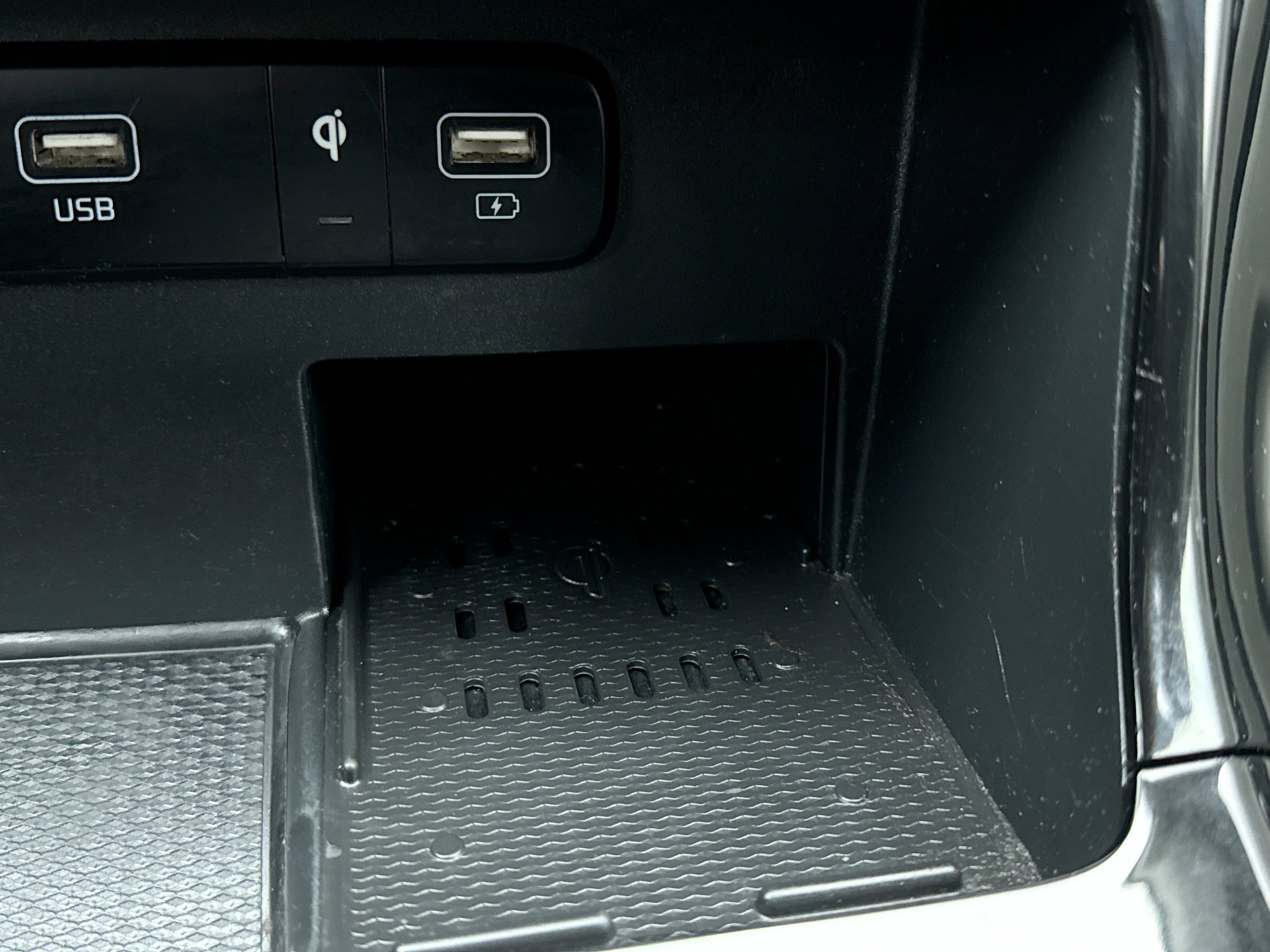 Used 2022 Kia Carnival SX image 17