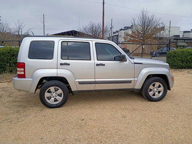Used 2012 Jeep Liberty Sport image 17