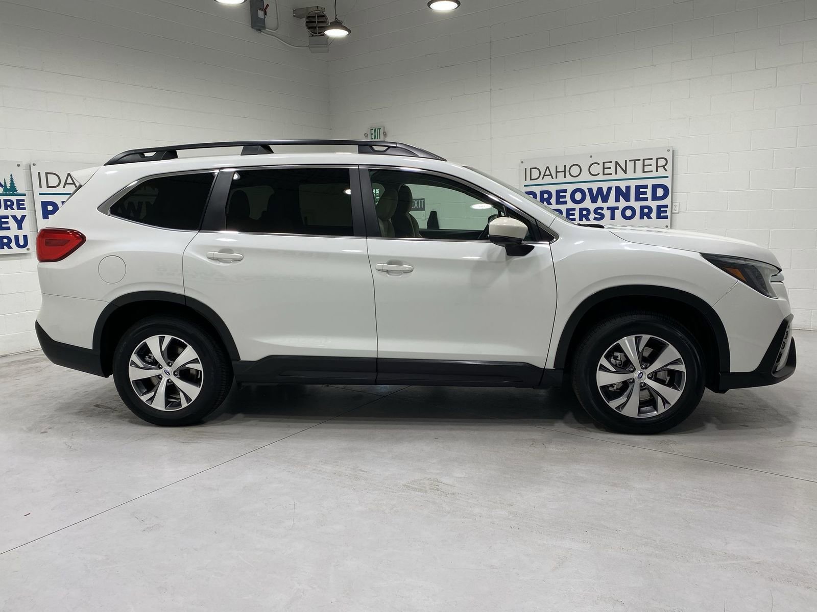 Certified 2025 Subaru Ascent Premium AWD/4WD image 9